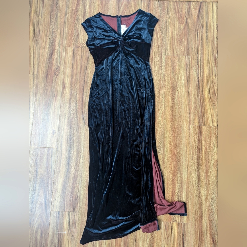 Red-Black Velvet Evening Gown Sz 8 petite Papell Boutique